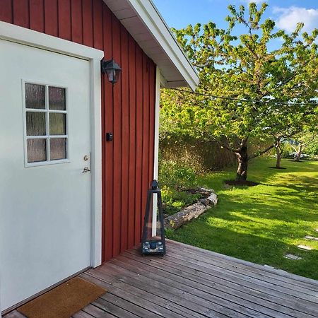 Minihus Med Stor Traedgardstomt Naera Golf Och Hav Vila Trosa Exterior foto