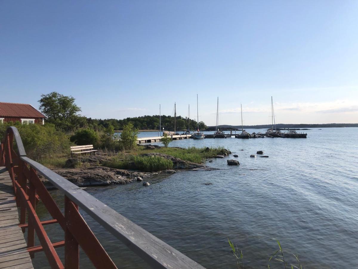 Minihus Med Stor Traedgardstomt Naera Golf Och Hav Vila Trosa Exterior foto
