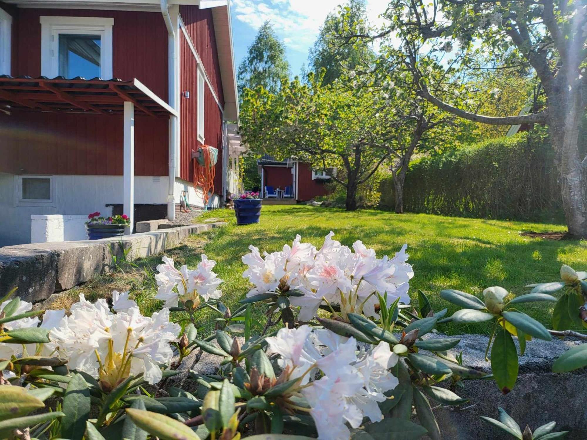 Minihus Med Stor Traedgardstomt Naera Golf Och Hav Vila Trosa Exterior foto