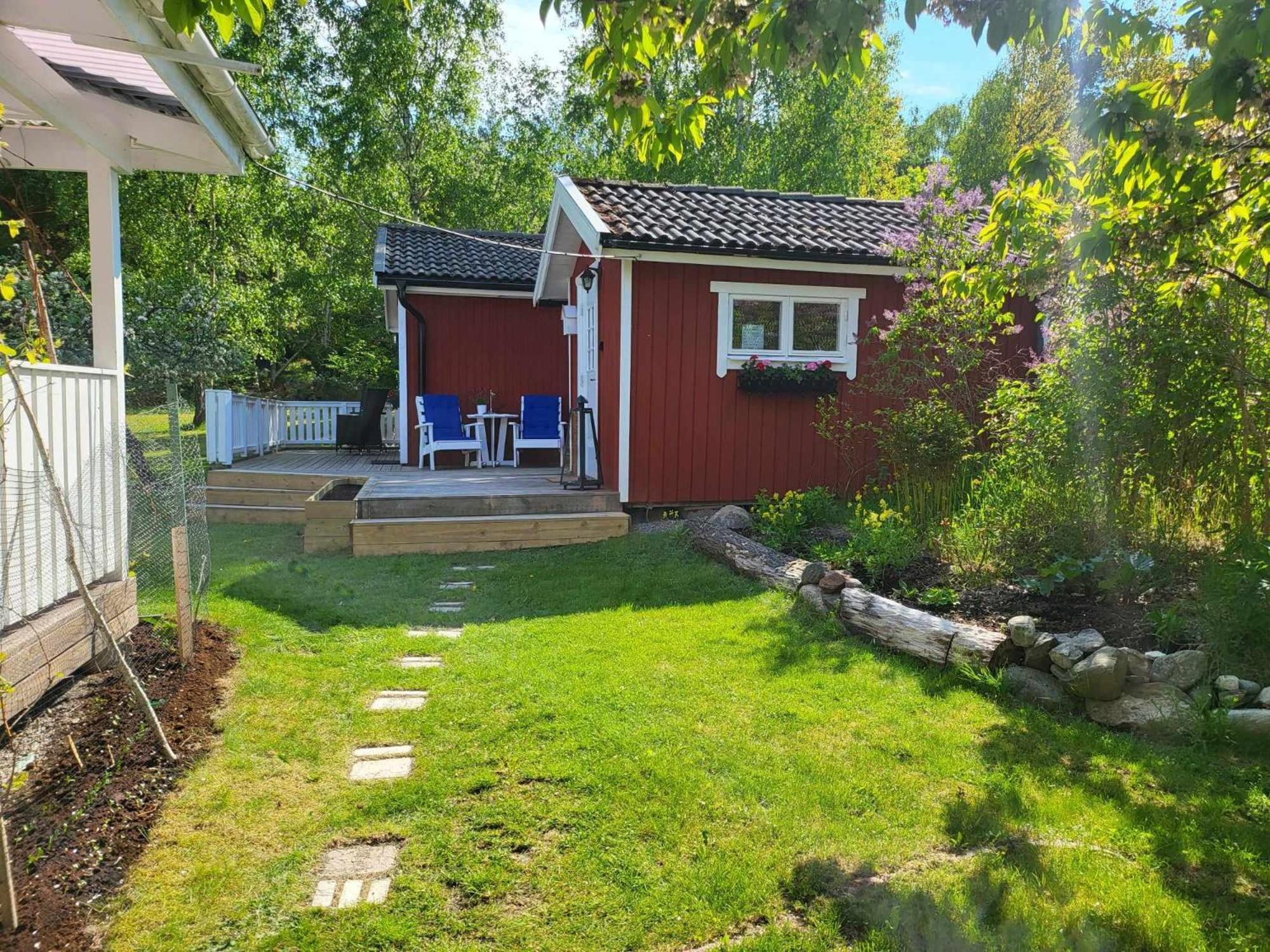 Minihus Med Stor Traedgardstomt Naera Golf Och Hav Vila Trosa Exterior foto